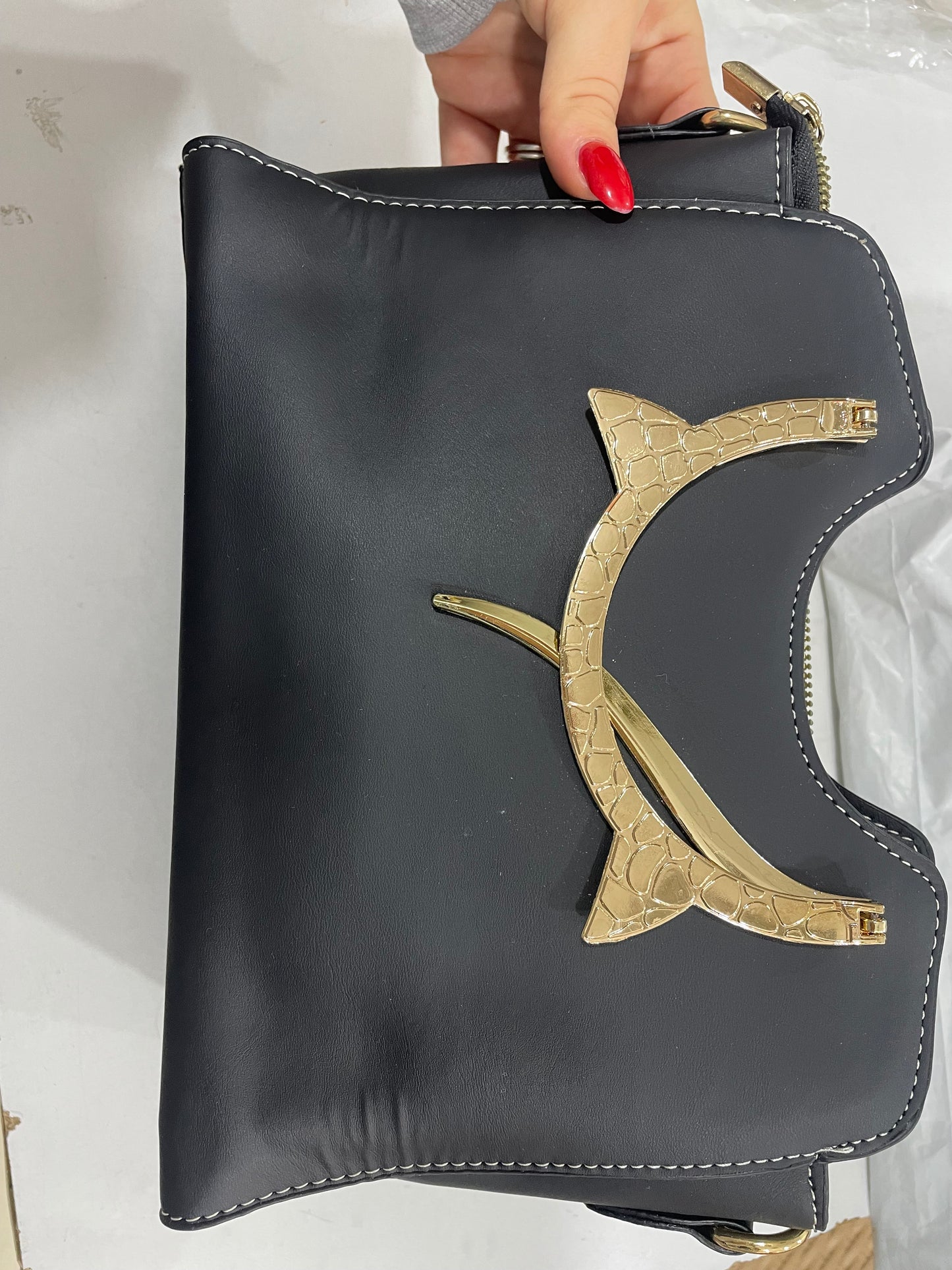 Dollcini Outlet Női Kézitáska – Elegáns, Cicás Fogantyúval, Szépséghibás termék